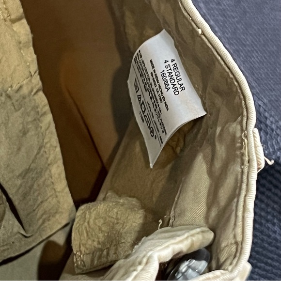 Old Navy Pixie Shorts-  Khaki size 4 - Picture 2 of 3